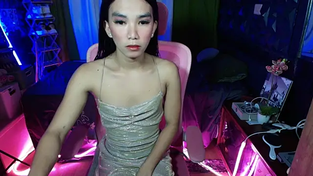 Snapshot of strip_girlxxx chatting on 07.27.26 strip girlxxx online show from 07.27.26