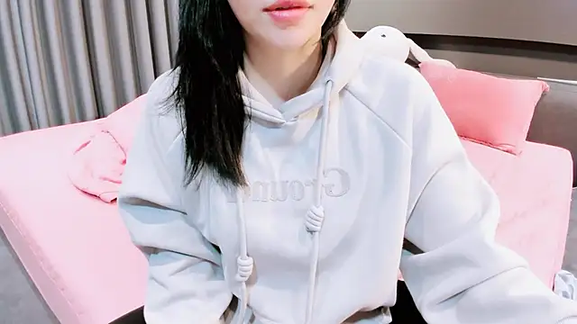 Snapshot of SungkyunnKwan chatting on 01.22.25 SungkyunnKwan online show from 01.22.25
