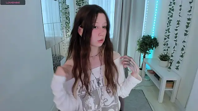 Snapshot of MiyuuNami chatting on 07.17.26 MiyuuNami online show from 07.17.26