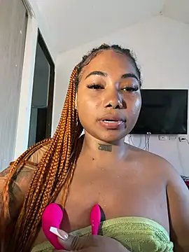 Snapshot of kkellysmith chatting on 07.17.26 kkellysmith online show from 07.17.26
