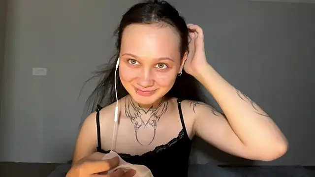 Snapshot of MayraLucarelli chatting on 07.18.26 MayraLucarelli online show from 07.18.26