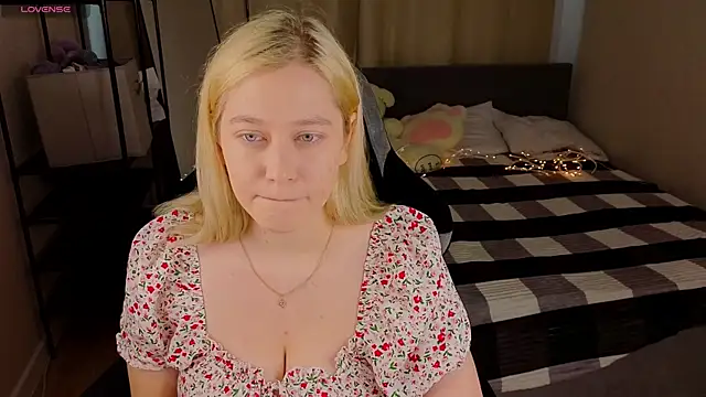 Snapshot of AmeliaxCandy chatting on 07.27.26 AmeliaxCandy online show from 07.27.26