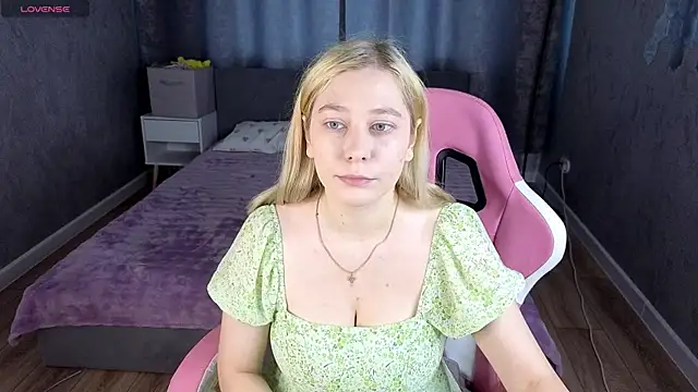 Snapshot of AmeliaxCandy chatting on 07.28.26 AmeliaxCandy online show from 07.28.26