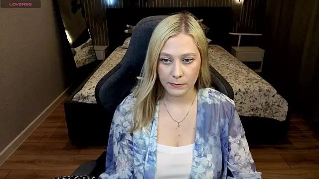 Snapshot of AmeliaxCandy chatting on 07.28.26 AmeliaxCandy online show from 07.28.26