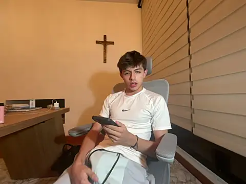 Snapshot of ItsJuanLuxxOficial chatting on 07.30.26 ItsJuanLuxxOficial online show from 07.30.26