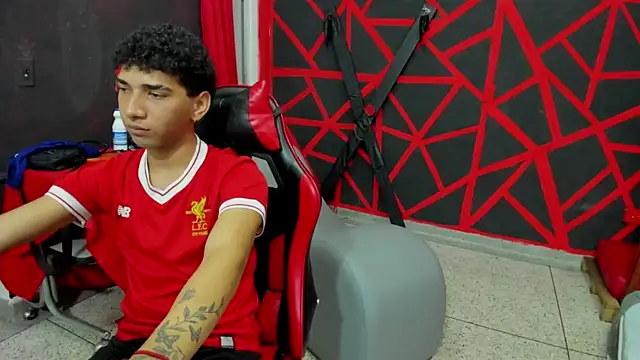 Snapshot of efrain_boy chatting on 07.15.26 efrain boy online show from 07.15.26