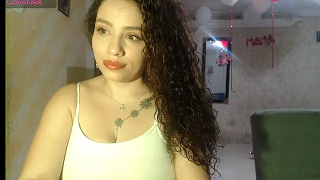 Snapshot of zoee_ee chatting on 07.26.26 zoee ee online show from 07.26.26