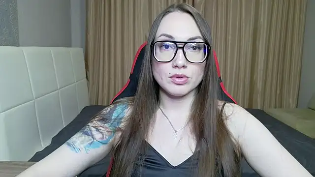 CarolineGlow  online show from 07.21.26
