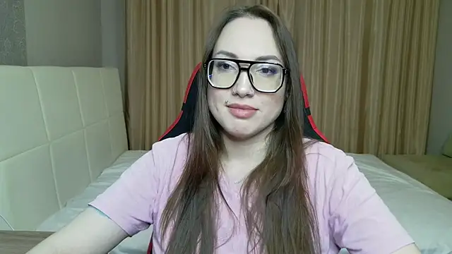 CarolineGlow  online show from 07.22.26