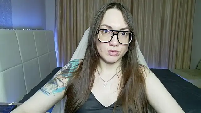 CarolineGlow  online show from 07.27.26