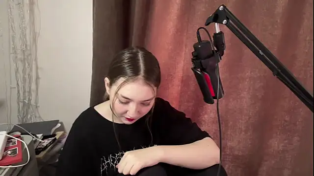 Snapshot of LolaPanzica chatting on 07.29.26 LolaPanzica online show from 07.29.26
