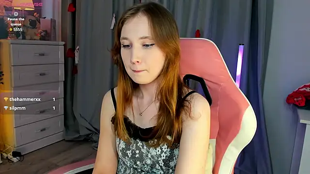 Snapshot of CozyKisses chatting on 07.17.26 CozyKisses online show from 07.17.26