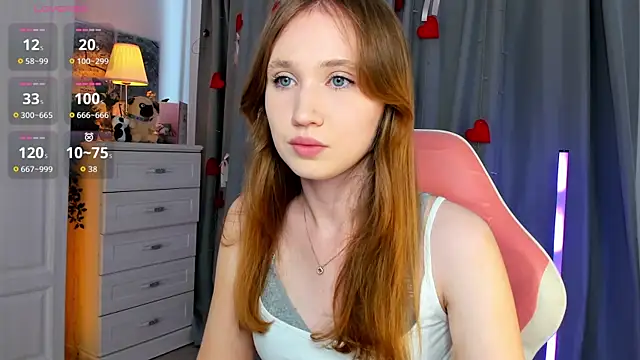Snapshot of CozyKisses chatting on 07.18.26 CozyKisses online show from 07.18.26