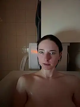 Snapshot of Snowhiite chatting on 07.20.26 Snowhiite online show from 07.20.26