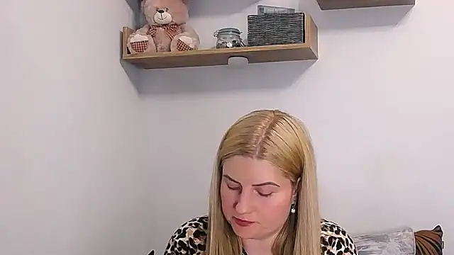 alisenties online show from 06.15.26