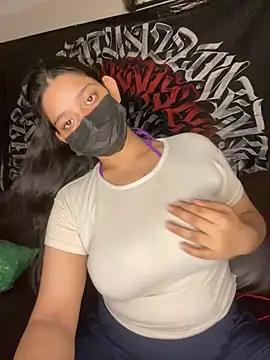 Snapshot of DaisyDreamz chatting on 07.17.26 DaisyDreamz online show from 07.17.26