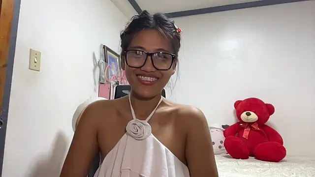 Snapshot of LulaVanorder chatting on 07.15.26 LulaVanorder online show from 07.15.26