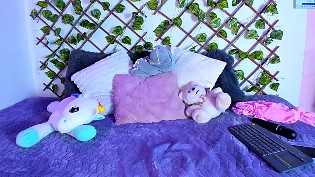 Snapshot of BarbieRivers_ chatting on 07.29.26 BarbieRivers online show from 07.29.26