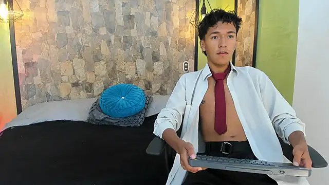 Snapshot of alex_santoss chatting on 07.16.26 alex santoss online show from 07.16.26