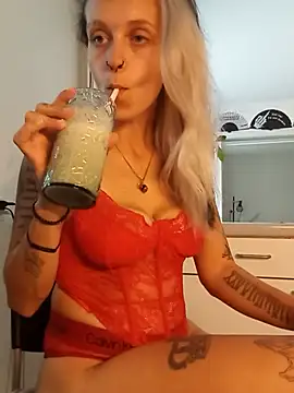 LillyWannaPlayy online show from 08.03.26