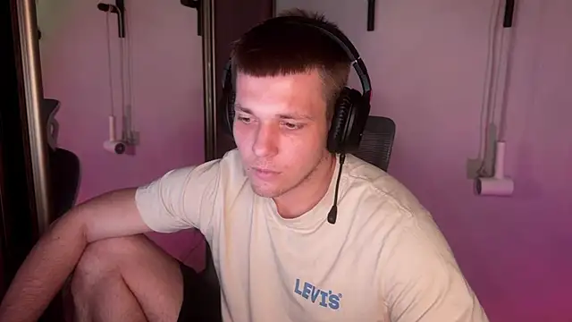 Snapshot of Nikclak chatting on 07.19.26 Nikclak online show from 07.19.26