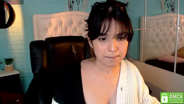 Snapshot of yurii_petite chatting on 07.21.26 yurii petite online show from 07.21.26