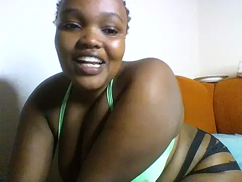 Snapshot of Cute_layra8 chatting on 08.01.26 Cute layra8 online show from 08.01.26