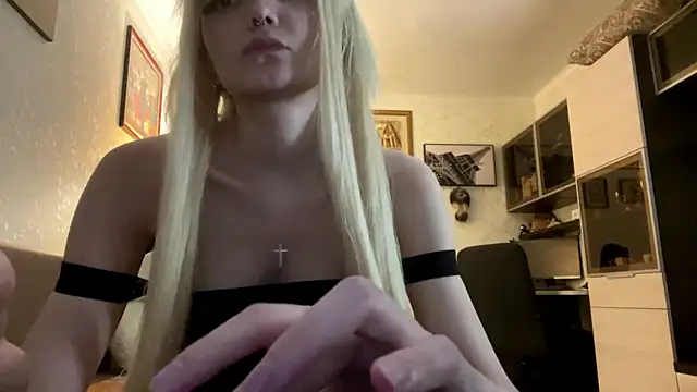 Snapshot of HannaGetta chatting on 07.28.26 HannaGetta online show from 07.28.26