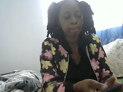 Snapshot of yolanda2 chatting on 07.17.26 yolanda2 online show from 07.17.26