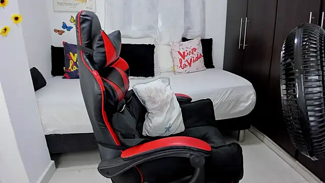 lucy007  online show from 02.27.25