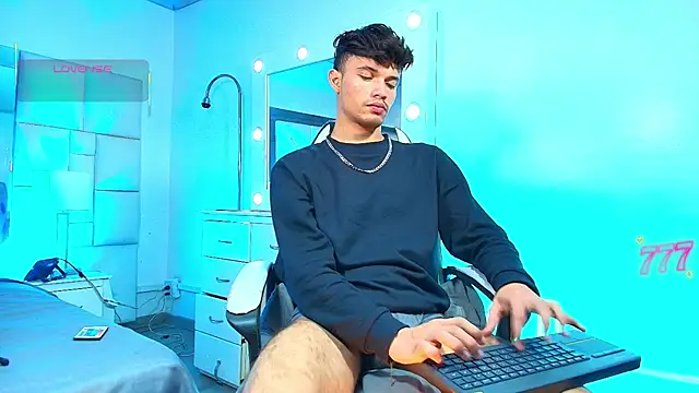 Snapshot of alexgod- chatting on 07.28.26 alexgod- online show from 07.28.26