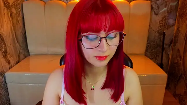 Queen Red v online show from 07.29.26