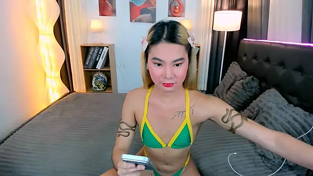 Snapshot of Naughty_Jessie chatting on 07.20.26 Naughty Jessie online show from 07.20.26