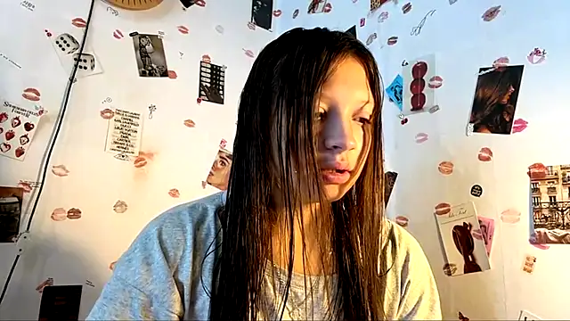 EvitaHibbets online show from 07.23.26