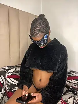 Snapshot of SexyTamia_302 chatting on 07.25.26 SexyTamia 302 online show from 07.25.26