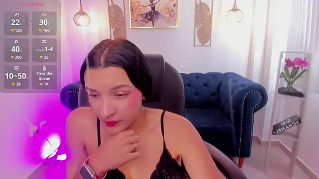 Snapshot of kiara_wren chatting on 07.29.26 kiara wren online show from 07.29.26