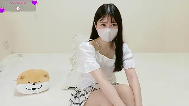 Snapshot of Mila_Velvet_LIVE chatting on 07.17.26 Mila Velvet LIVE online show from 07.17.26