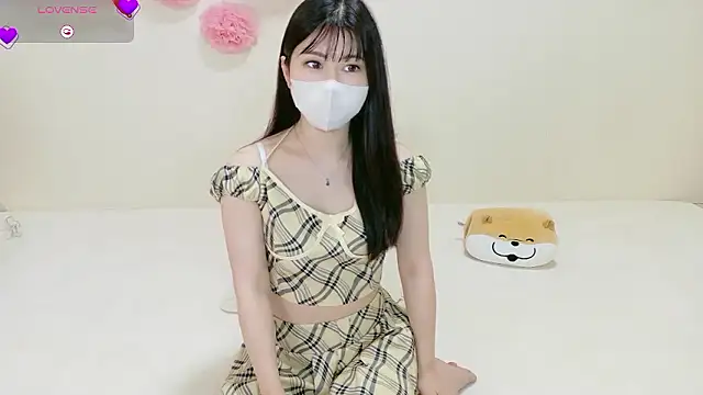 Snapshot of Mila_Velvet_LIVE chatting on 07.25.26 Mila Velvet LIVE online show from 07.25.26
