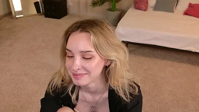 Snapshot of Eva_Mitchell chatting on 07.17.26 Eva Mitchell online show from 07.17.26
