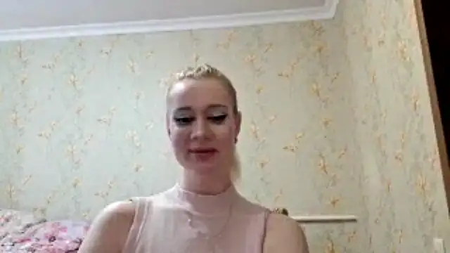 Snapshot of renna_rine chatting on 07.21.26 renna rine online show from 07.21.26