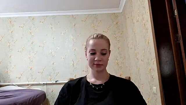 Snapshot of renna_rine chatting on 07.26.26 renna rine online show from 07.26.26