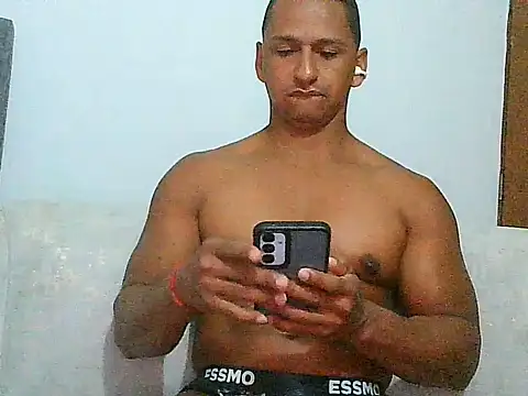 Snapshot of brandom35 chatting on 07.26.26 brandom35 online show from 07.26.26