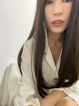Snapshot of Emmaly999 chatting on 07.22.26 Emmaly999 online show from 07.22.26