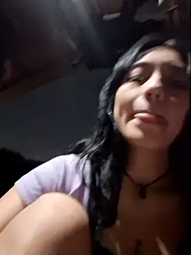 Snapshot of Evelyn_outdoors chatting on 07.28.26 Evelyn outdoors online show from 07.28.26