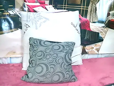 IndianLipstickLuna online show from 07.21.26