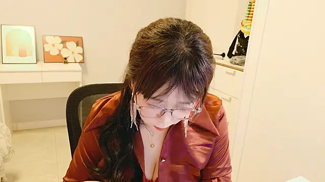 Snapshot of XantheBloom chatting on 07.21.26 XantheBloom online show from 07.21.26