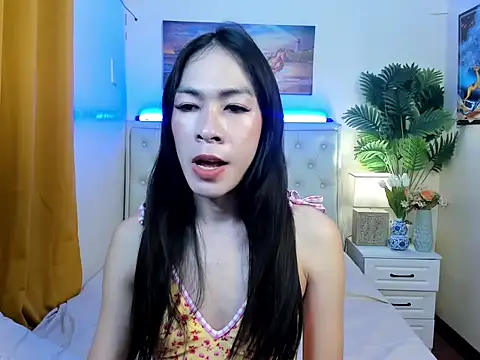 Snapshot of YourTSLovely chatting on 08.07.26 YourTSLovely online show from 08.07.26