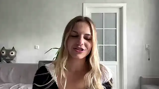 Snapshot of LaraineDomebo chatting on 07.20.26 LaraineDomebo online show from 07.20.26