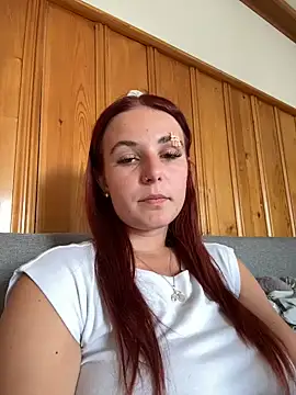 Snapshot of Nina-Sophie chatting on 07.23.26 Nina-Sophie online show from 07.23.26