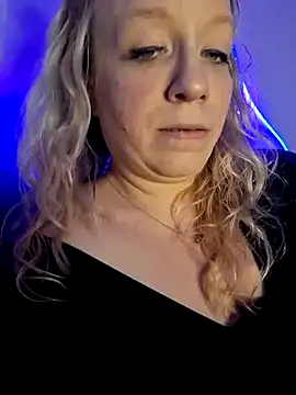 Snapshot of XxMs_StarzxX chatting on 01.27.25 XxMs StarzxX online show from 01.27.25